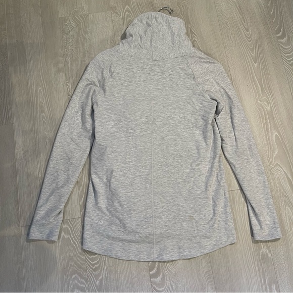 Lululemon Coast Easy Wrap Heathered Core Ultra Light Grey size 6 - Picture 12 of 16